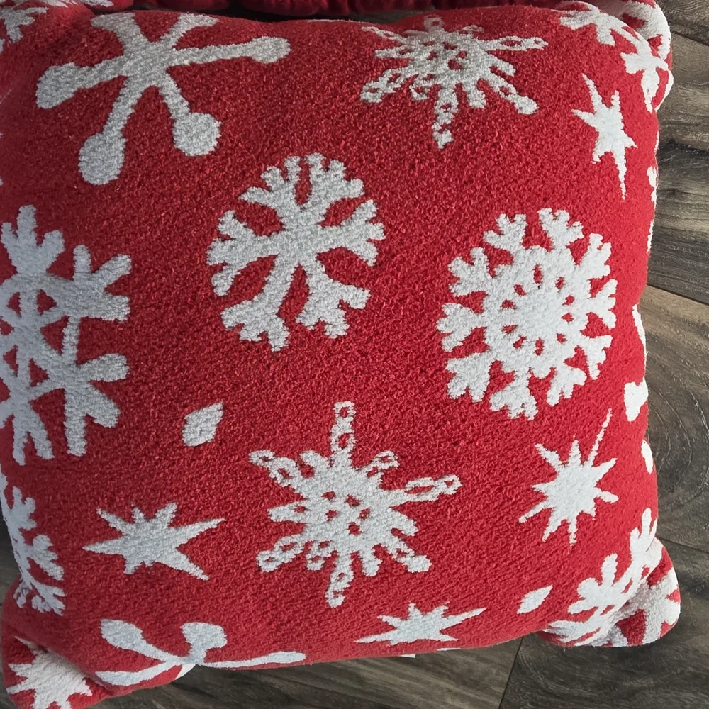 Wondershop Red and White Snowflake Holiday Throw Pillow Pair